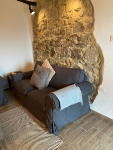 fully fitted kitchen